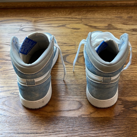 Jordan 1 Retro High Hyper Royal Smoke Grey - Picture 4 of 15
